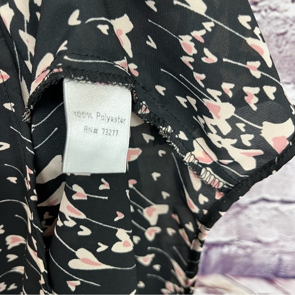 Lauren Conrad Black Pink Heart Print Roll Tab Sleeve Blouse - Picture 8 of 8